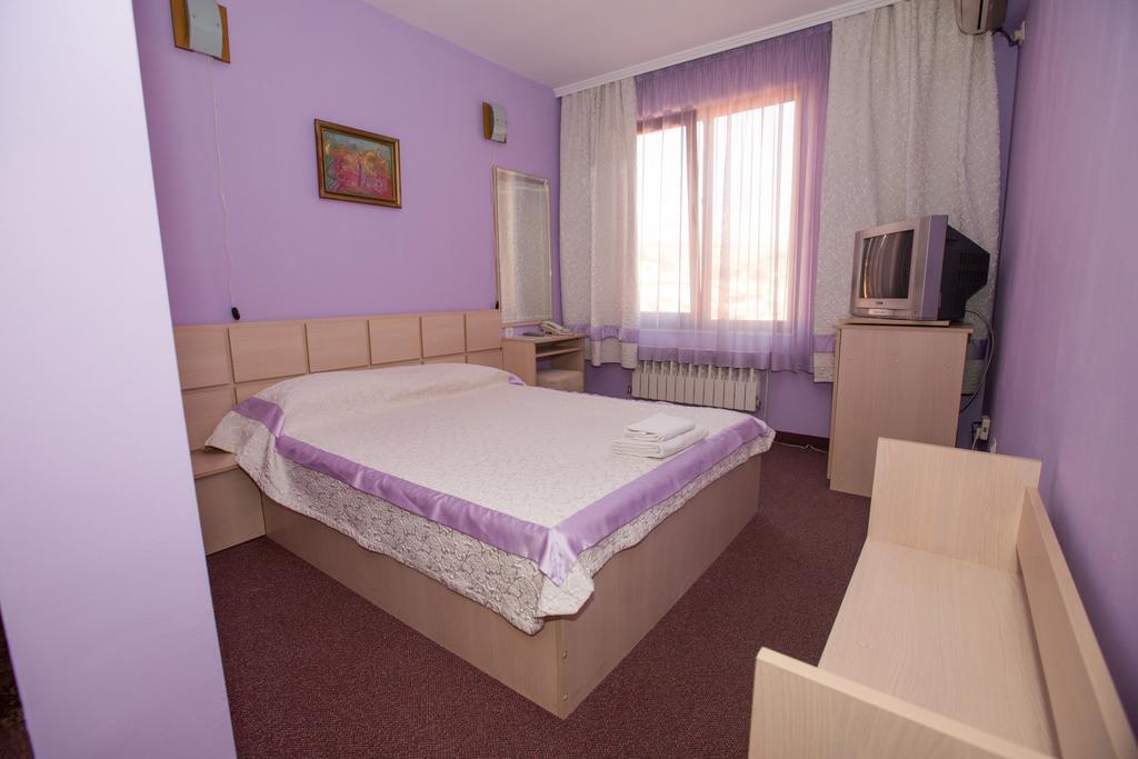 Семеен Хотел Сокол Sandanski Phòng bức ảnh